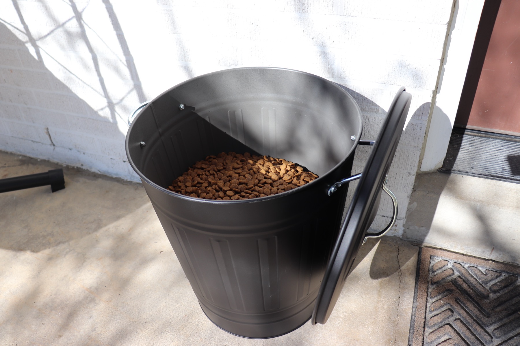 Goobr dog food — nutritious protein, brown rice, real vegetables